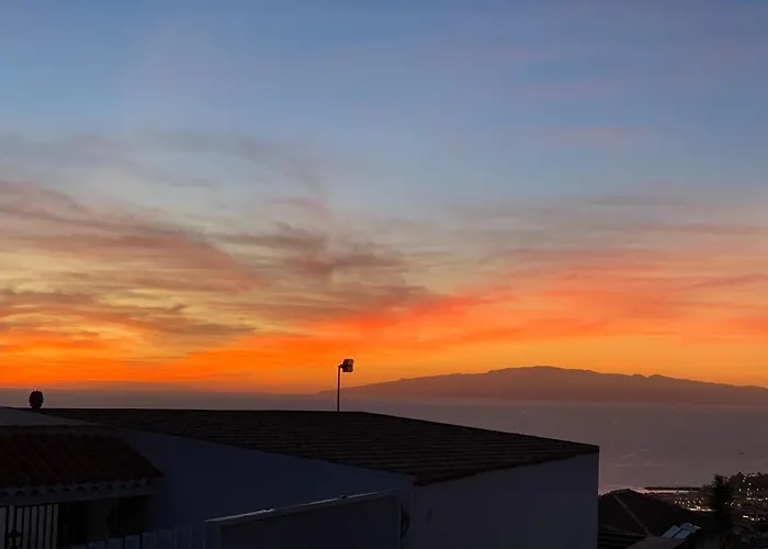 Your Holidays - Sta Monica - * Адехе